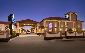 Days Inn And Suites Houston Hobby Airport